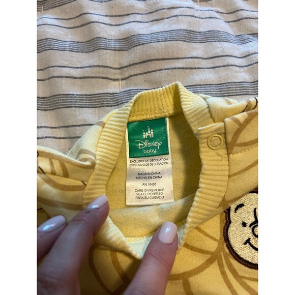 Disney Baby Winnie The Pooh Embroidered Patch Crewneck Sweatshirt Size 3-6 Month - Picture 6 of 8